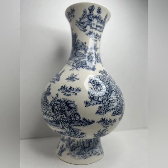Rare Blue Toile Du Joey Design Vase By Heron Cross Pottery 13” Country Design